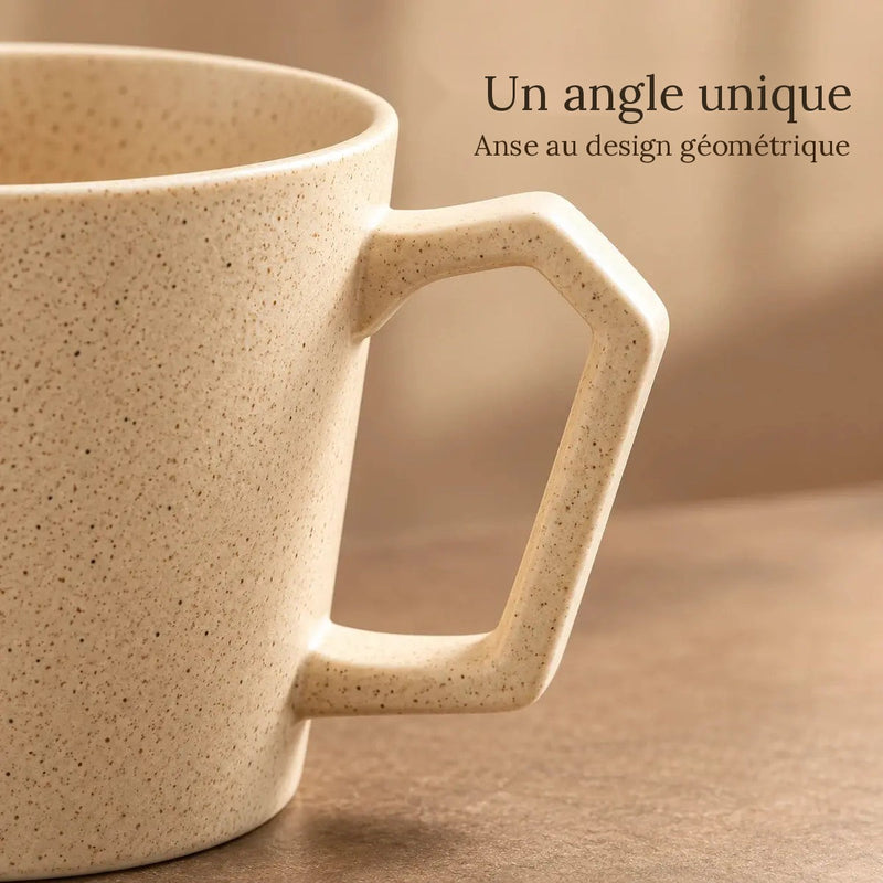 Anse géométrique du mug en céramique couleur sable