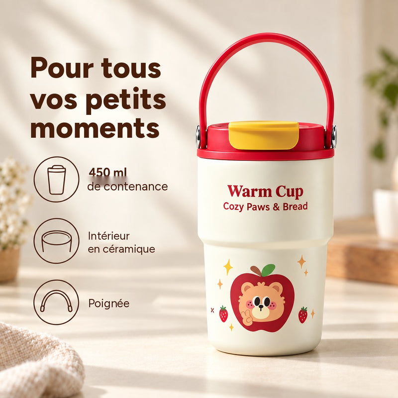 Tasse rouge de 450 ml avec rabat jaune, à côté de pictogrammes : contenance, intérieur en céramique et poignée