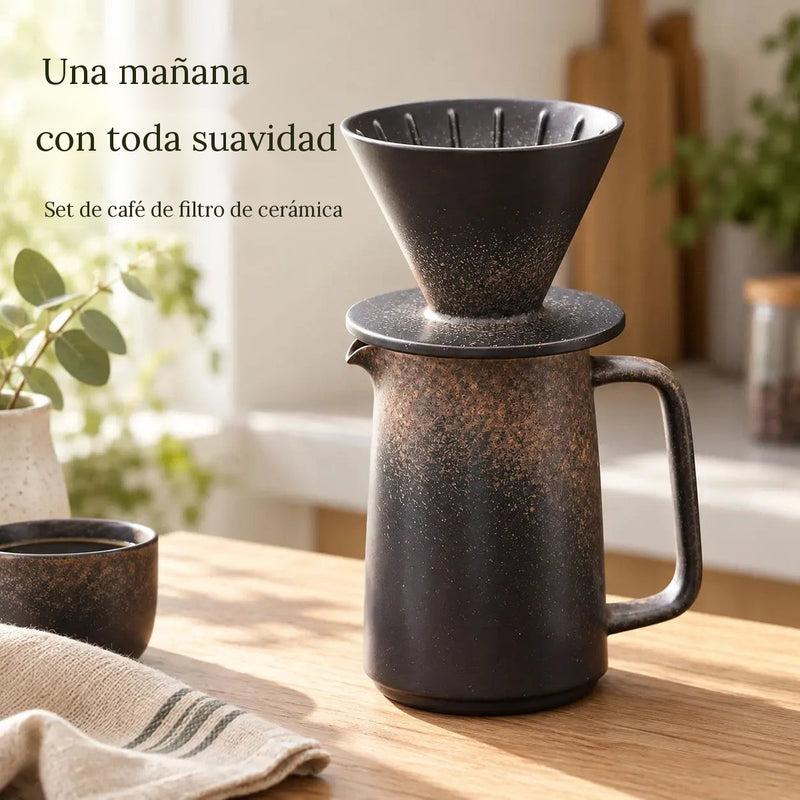 Set de café de filtro moteado antracita en una cocina por la mañana