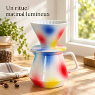 Set café filtre en céramique dans une cuisine le matin