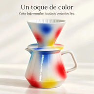Toques de color bajo esmalte rojo, azul y amarillo sobre la cerámica blanca