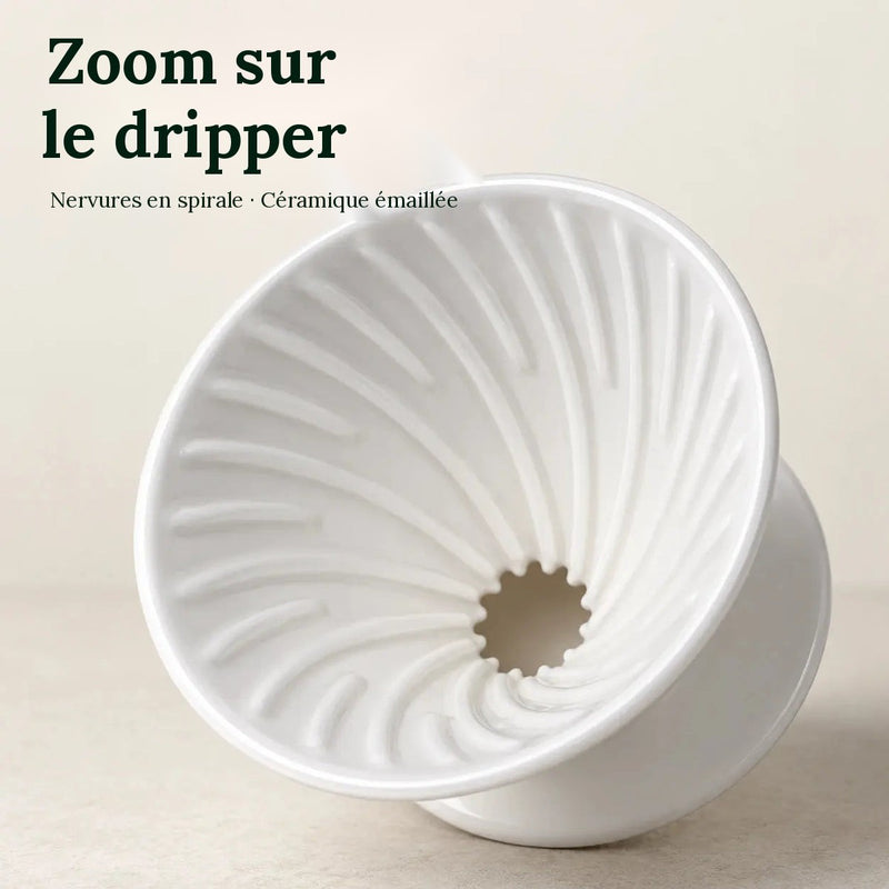 Dripper conique en céramique à nervures en spirale en gros plan