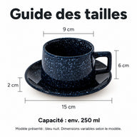 Guide des tailles bleu nuit : tasse 9 cm de large et 6 cm de haut, soucoupe 15 cm et 2 cm de haut, capacité env. 250 ml