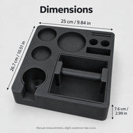 Maßübersicht der schwarzen Espressostation: Breite 25 cm, Tiefe 26,7 cm und Höhe 7,6 cm.