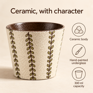 Tazza in ceramica Tralcio oliva con indicazioni su corpo in ceramica, sottosmalto dipinto a mano e capacità 300 ml.