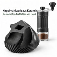 Detail des anthrazitfarbenen Keramik-Kegelmahlwerks, im Hintergrund die Handkaffeemühle