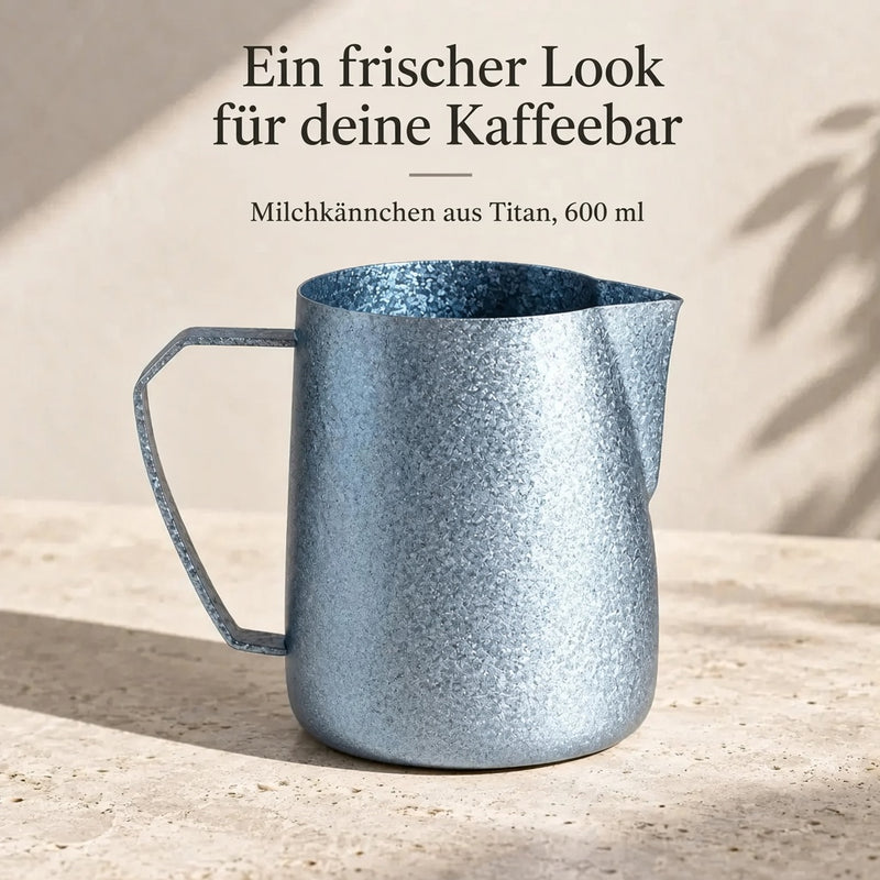 Eisblaues Milchkännchen aus Titan, 600 ml