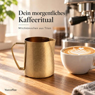 Goldenes Milchkännchen aus Titan an einer Kaffeebar zu Hause