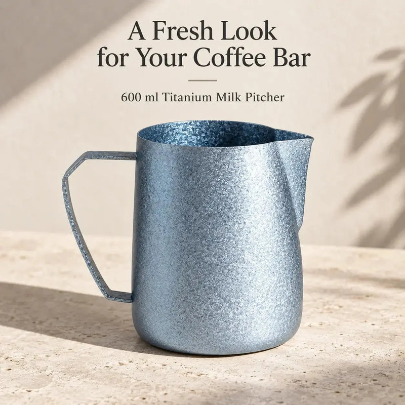 Pichet à lait en titane bleu glacé de 600 ml