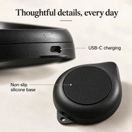 원두 계량 볼 저울의 USB-C 충전 포트와 실리콘 바닥
