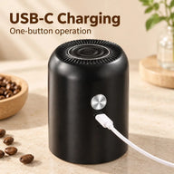 블랙 그라인더 모터부의 원버튼 조작부 아래 USB-C 충전 포트