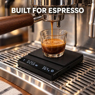 Waga do kawy podczas ważenia espresso