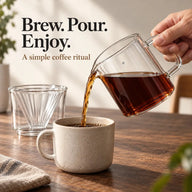 Koffie serveren uit de glazen karaf van 400 ml
