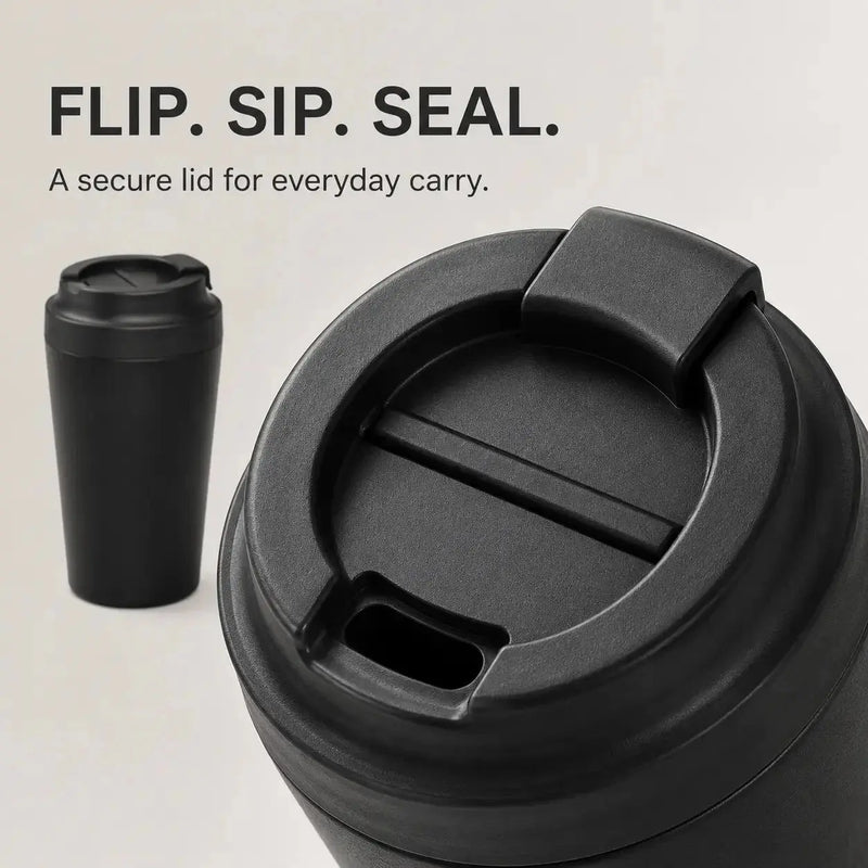 Mug de voyage noir à revêtement céramique avec couvercle rabattable sécurisé