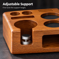 Close-up of the knurled height-adjustable portafilter support screw