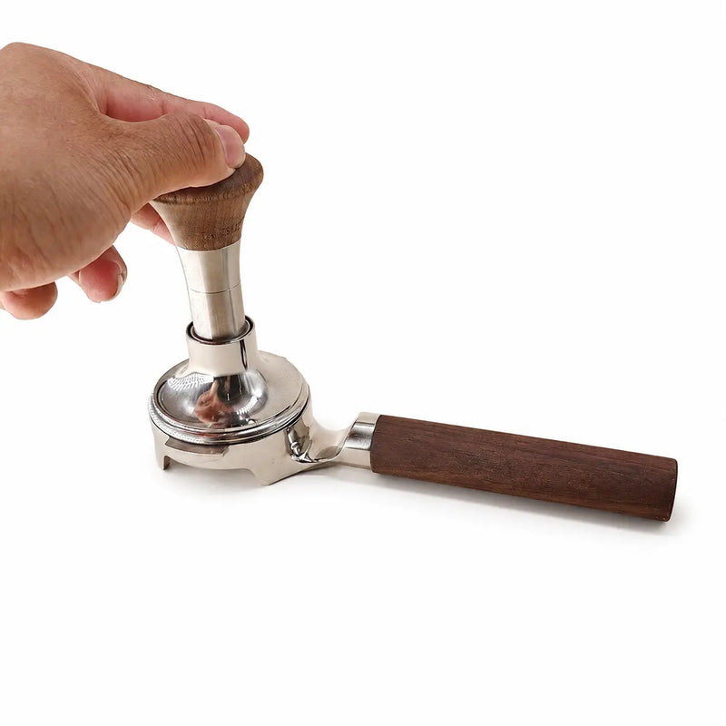 E61 Bottomless Portafilter 58mm Walnut Wood Handle Gold/Silver: silver tamper fit demo