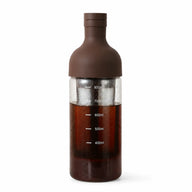 Yozcoffee 800ml brown cold brew and tea infuser bottle on a white background