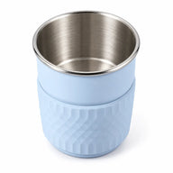 ライトブルーのYozcoffeeコーヒーカップのステンレスの内側とシルバーの縁