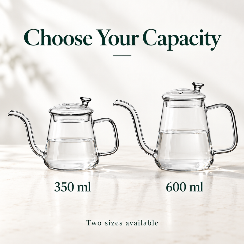 Transparente Pour-over-Kessel aus Glas mit 350 ml und 600 ml nebeneinander