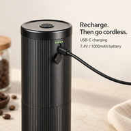 USB-C charging port and four indicator lights on the black Yozcoffee NB2024 grinder with 7.4V 1000mAh battery