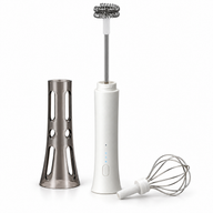 White rechargeable milk frother with double-coil head, balloon whisk and removable protective sleeve